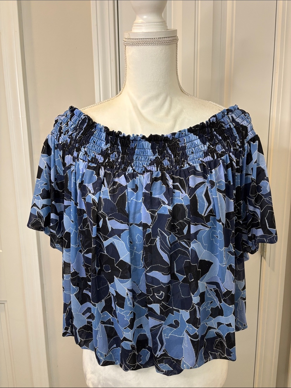 Free People Blue Floral Off-Shoulder Smocked Top Size Large NWT